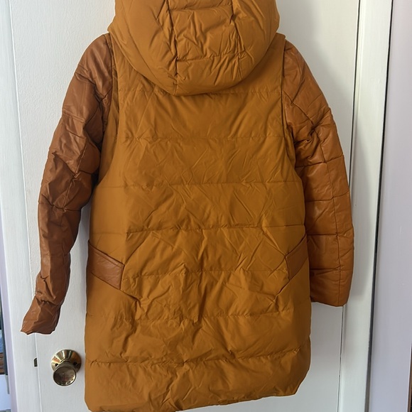 Down feather winter coat with leather trim - Picture 5 of 8